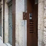 Housing Ginesta 9 *
