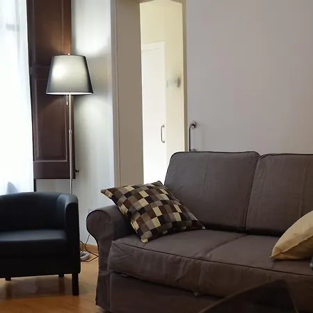 Housing Ginesta 9 * Girona