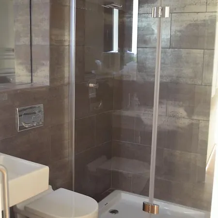 Housing Ginesta 9 Apartamento Girona