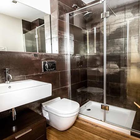 Housing Ginesta 9 * Girona