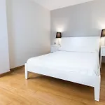 Housing Ginesta 9 *