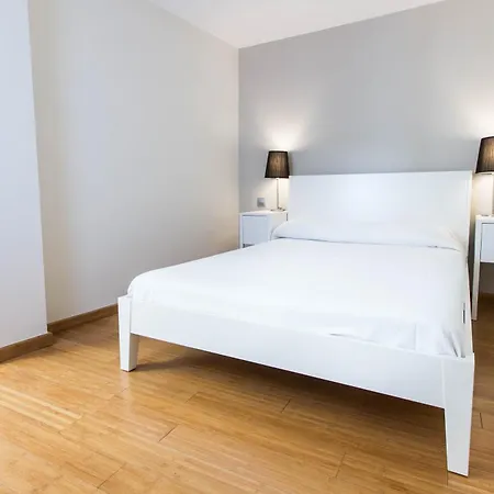 Girona Housing Ginesta 9 *