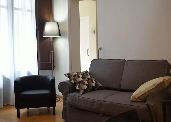 Housing Ginesta 9 * خيرونا