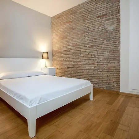 Housing Ginesta 9 * Girona
